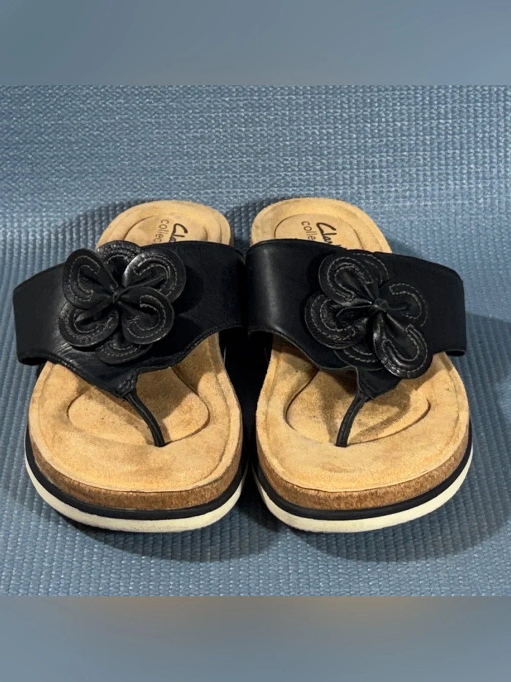 Clarks Women’s Black Leather Brynn Style Embellished Thong Sandals Size 11